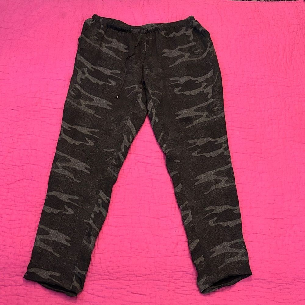 Haute Hippie camo 100% silk  Joggers, M